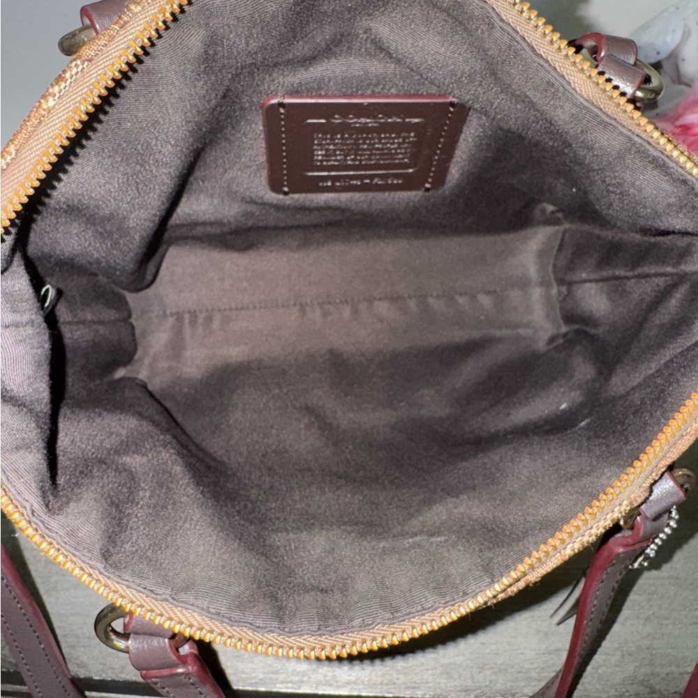 Coach Small Kelsey Crossbody in Signature Jacquard EUC - Picture 3 of 12